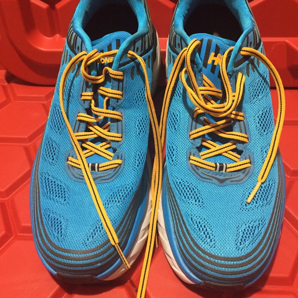 HOKA ONE ONE LIGHTWEIGHT RUNNING SHOES SIZE 11
